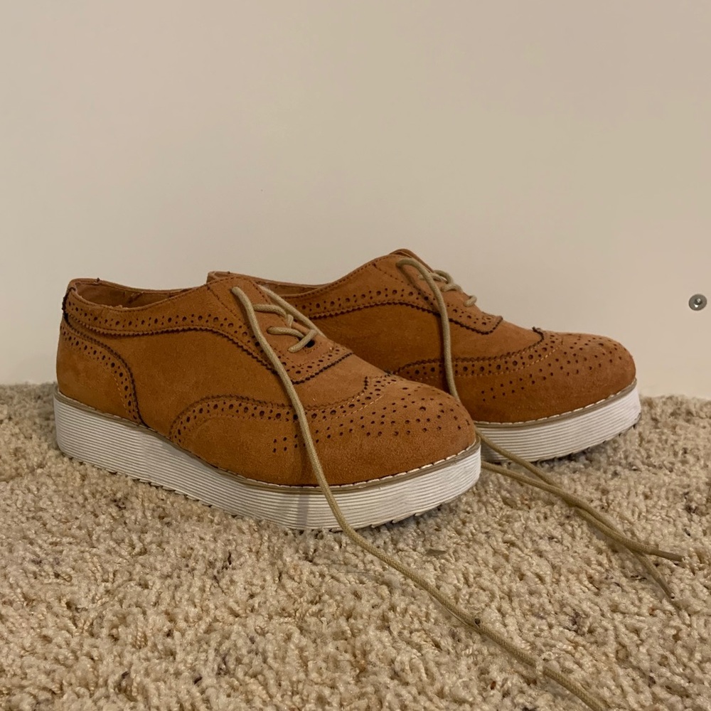 Platform Oxford Wingtip Shoes